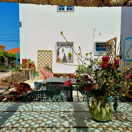 Ethic Surf House Guest house Ferrel (Leiria)