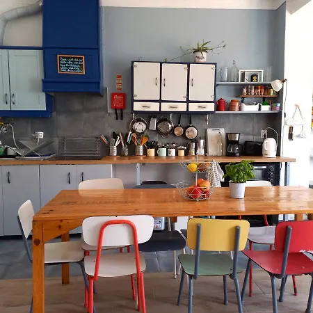 Ethic Surf House Pensión Ferrel (Leiria)