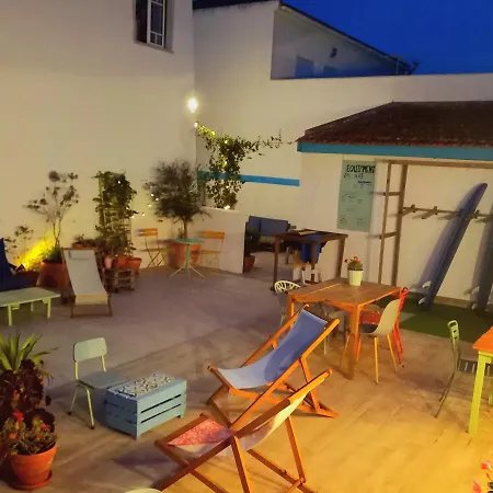 Ethic Surf House Pensión 3*